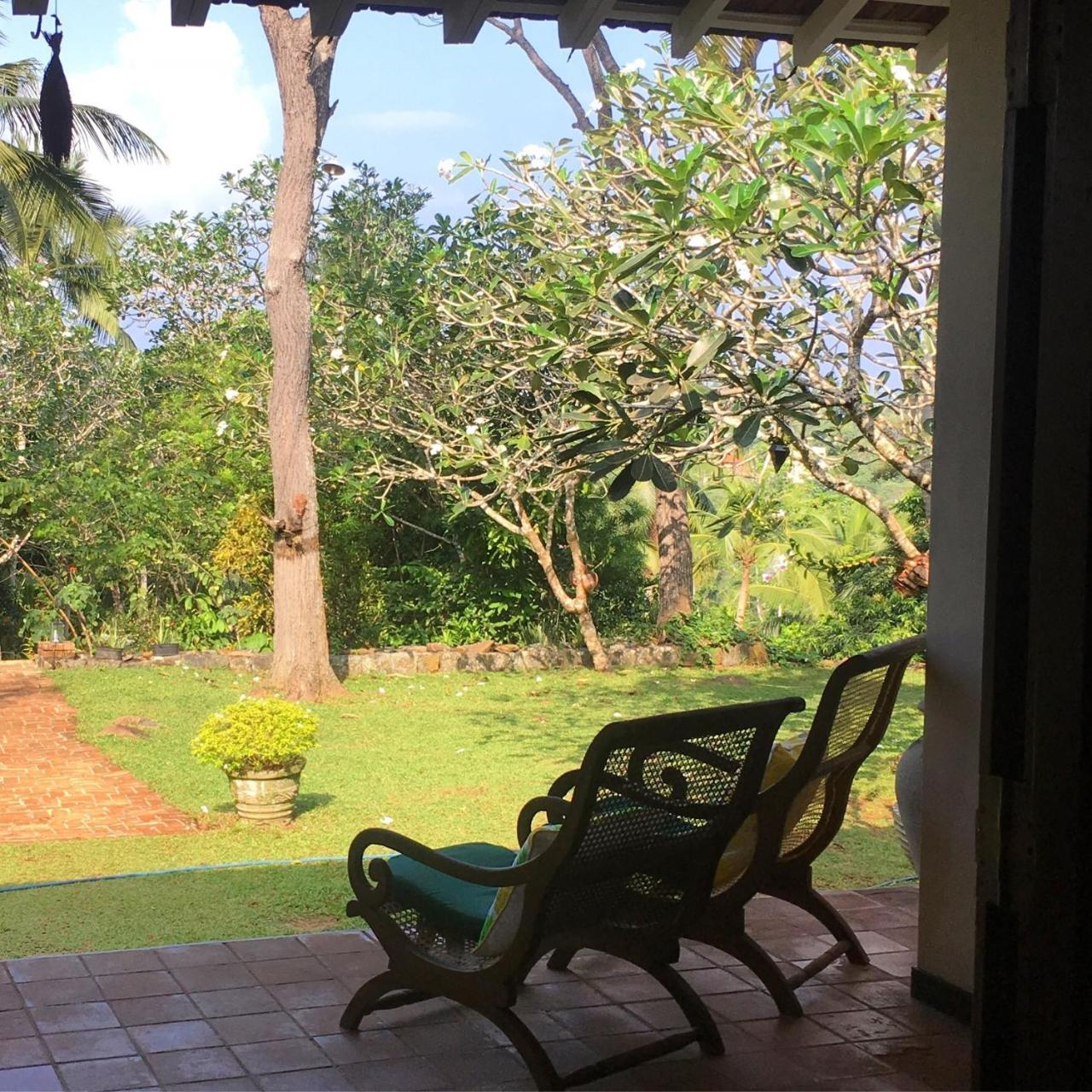 Templeberg Bed and Breakfast Walahanduwa Buitenkant foto